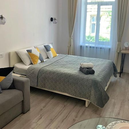 Iris Apartment On Popovich Lviv Dış mekan fotoğraf