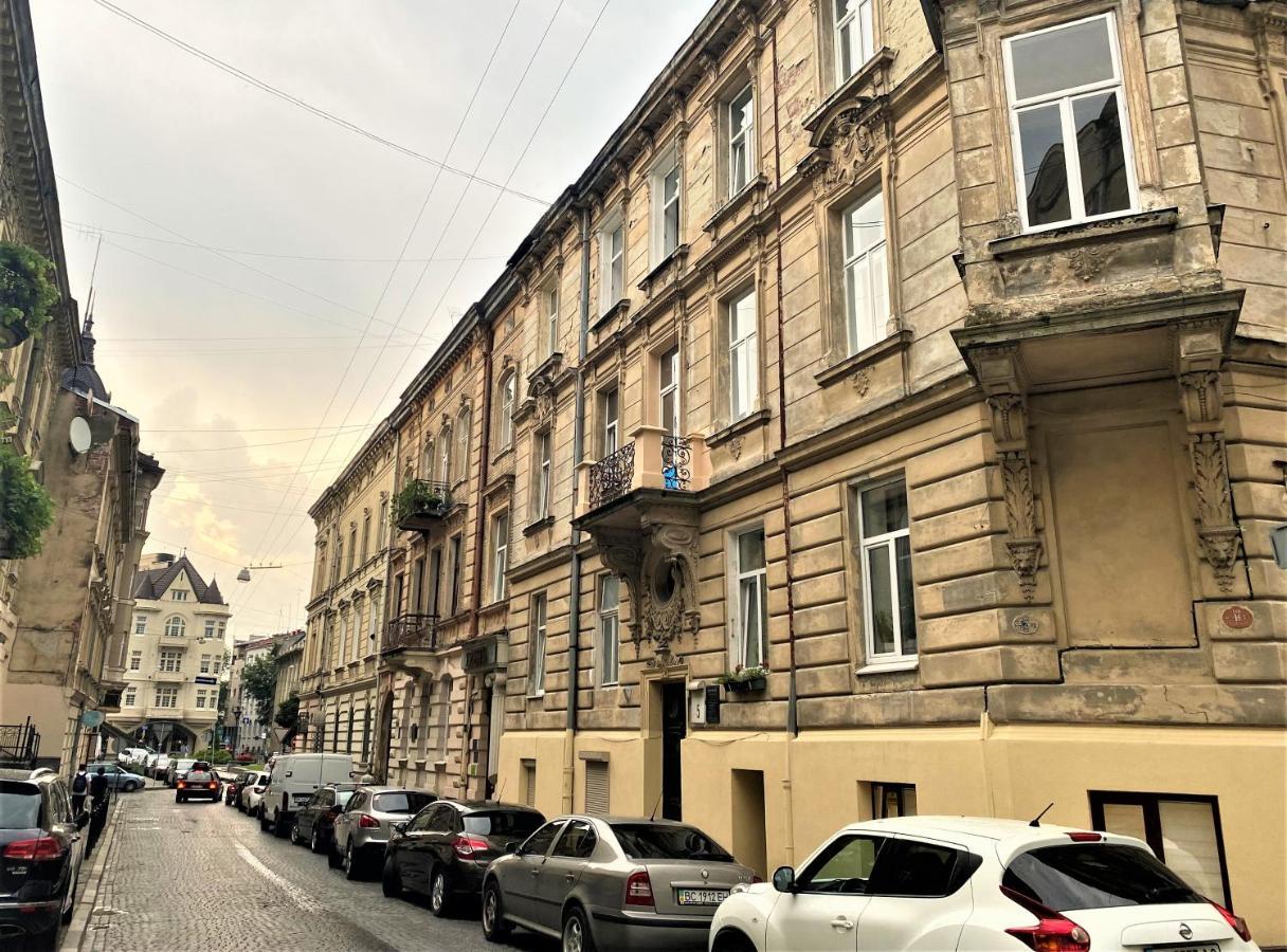 Iris Apartment On Popovich Lviv Dış mekan fotoğraf