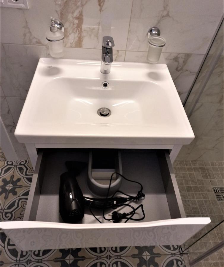 Iris Apartment On Popovich Lviv Dış mekan fotoğraf