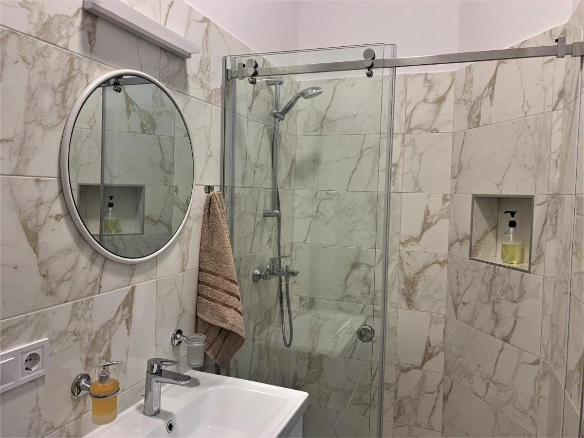 Iris Apartment On Popovich Lviv Dış mekan fotoğraf