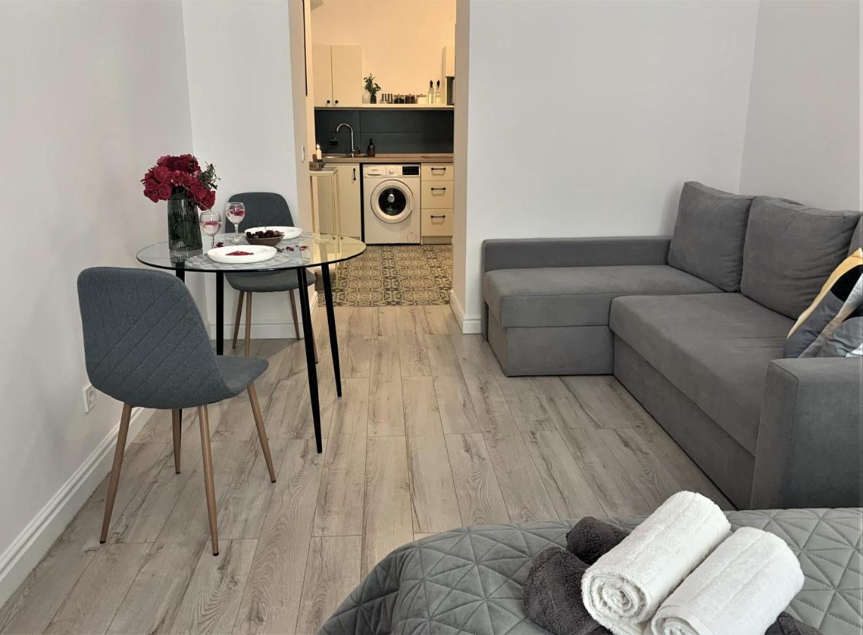 Iris Apartment On Popovich Lviv Dış mekan fotoğraf