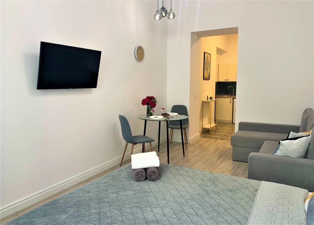Iris Apartment On Popovich Lviv Dış mekan fotoğraf
